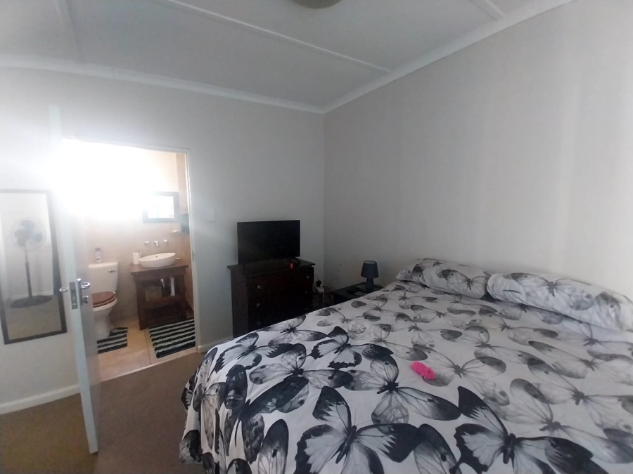 4 Bedroom Property for Sale in Rouxpark Western Cape